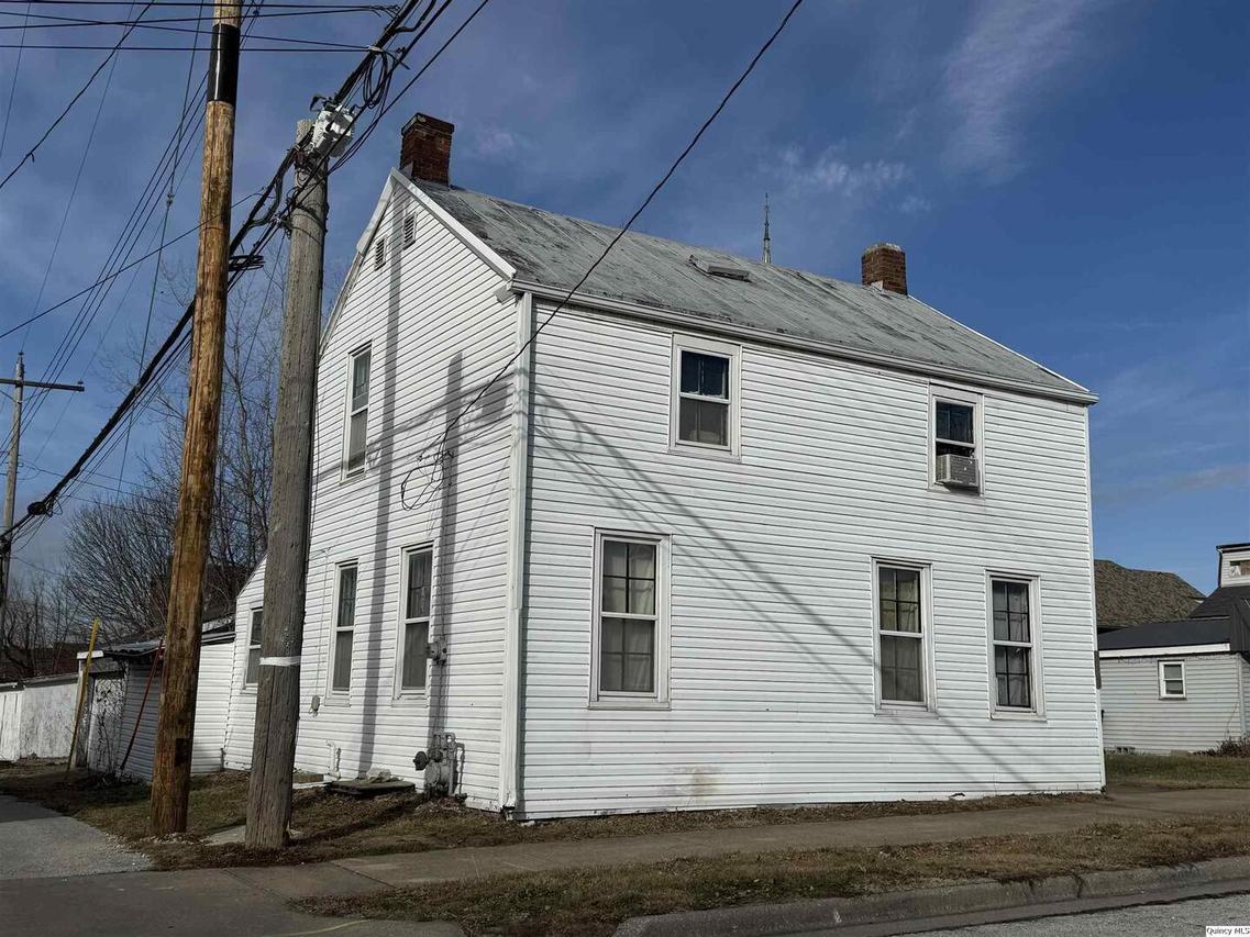 518 S 10th St., Quincy, IL 62301