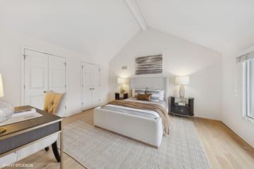 195 Briarwood Loop, Oak Brook, IL 60523