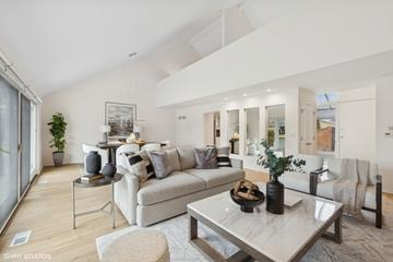 195 Briarwood Loop, Oak Brook, IL 60523