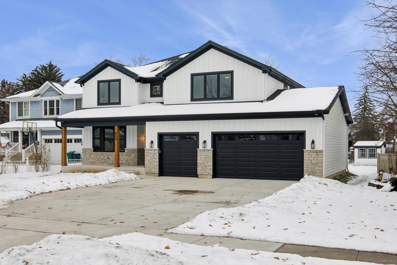 635 S Charlotte St., Lombard, IL 60148