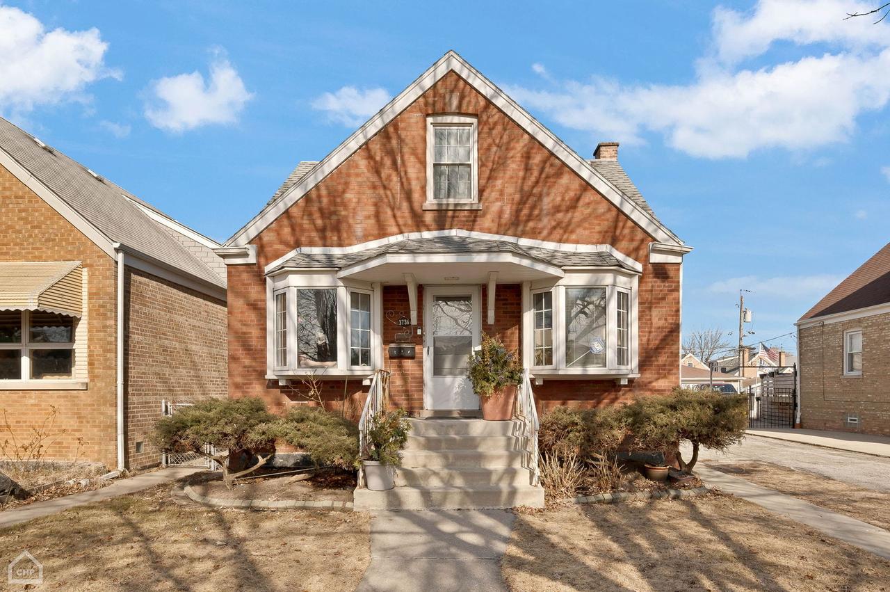 3736 W 70th St., Chicago, IL 60629
