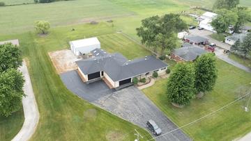 261 W Eagle Lake Rd., Beecher, IL 60401