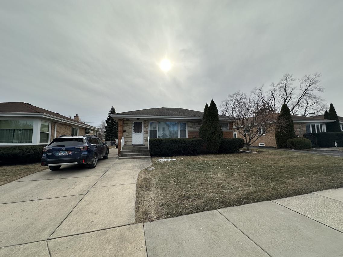 6947 W Howard St., Niles, IL 60714