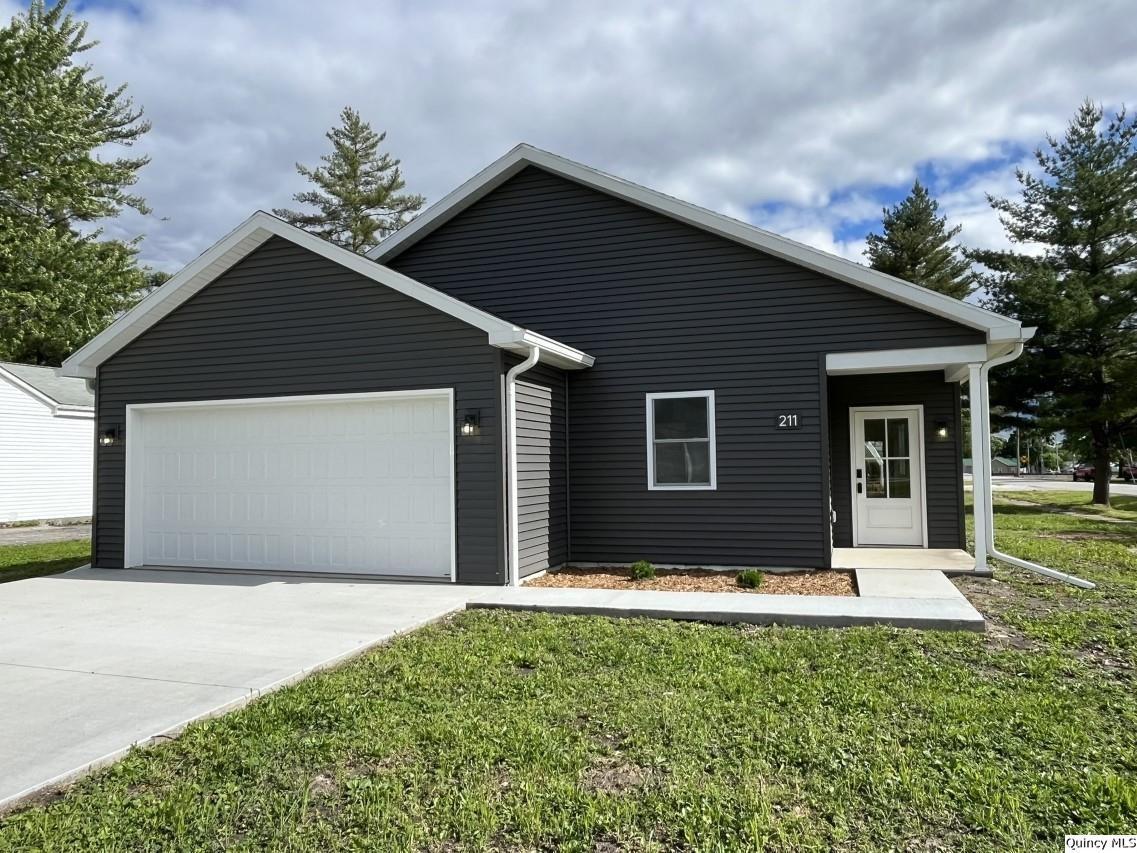 211 W Prairie St., Camp Point, IL 62320