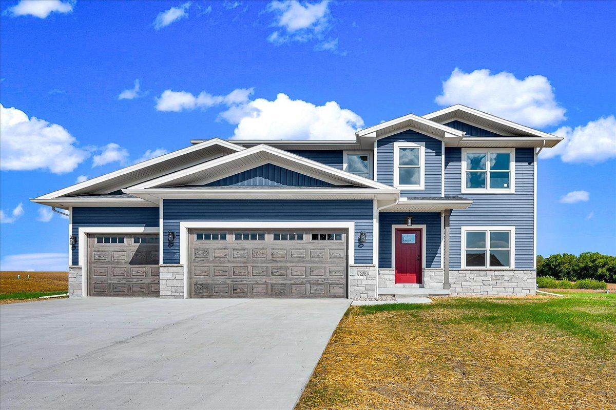 506 Travis Dr., Carlock, IL 61725