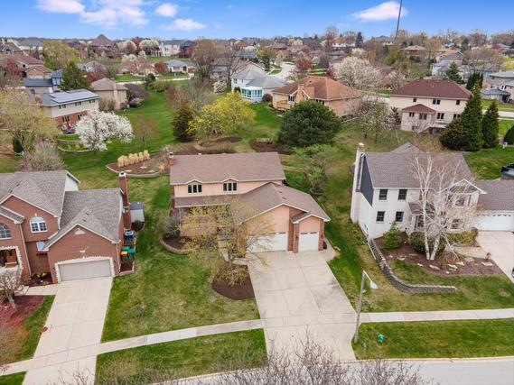 431 Wexford Dr., Lemont, IL 60439