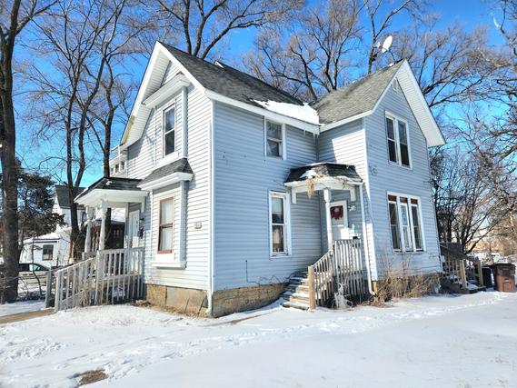 928 8th Ave., Rockford, IL 61104