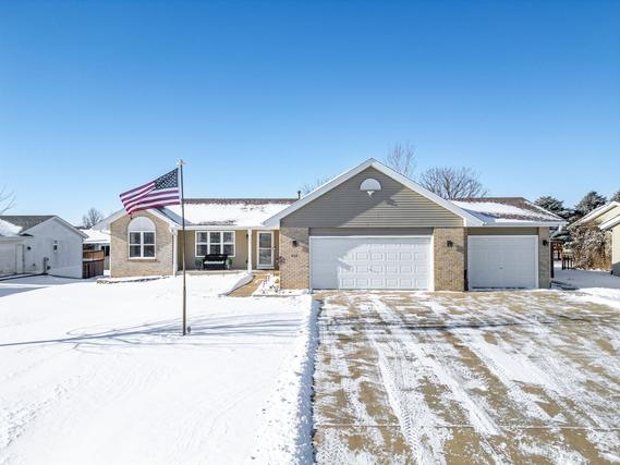 452 Birchwood Ln., Davis Junction, IL 61020