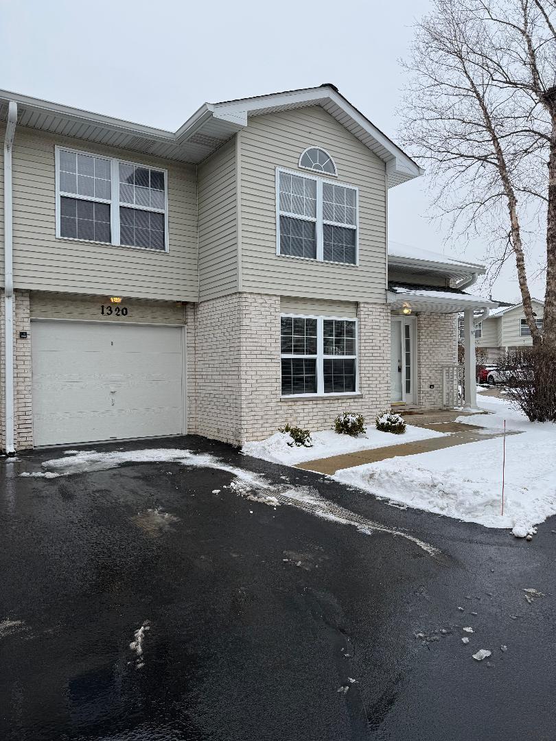 1320 Sugar Ct., Naperville, IL 60563