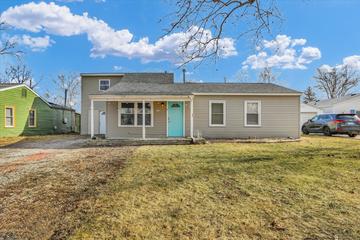 1714 Parkside Ter., Champaign, IL 61821