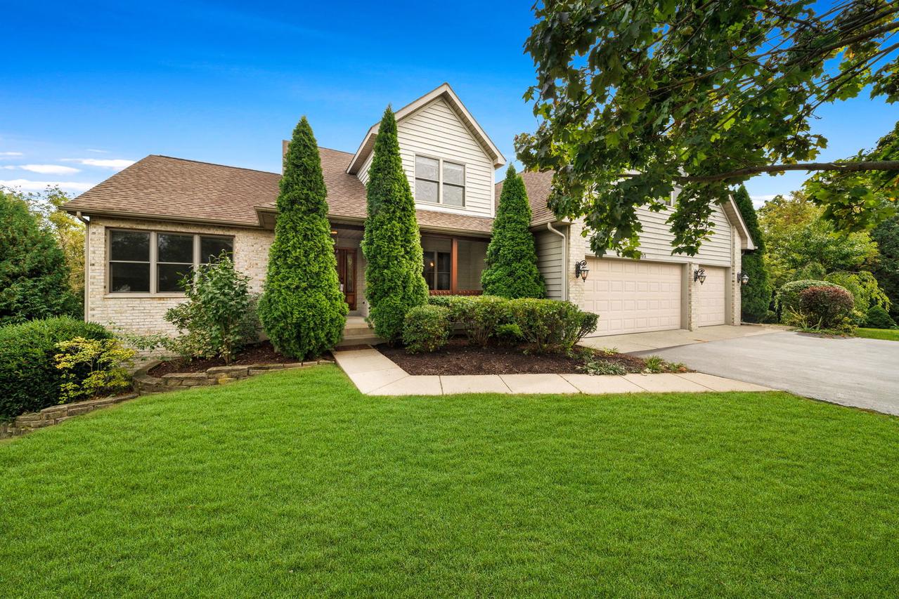 303 Blue Spruce Ct., Lake Villa, IL 60046