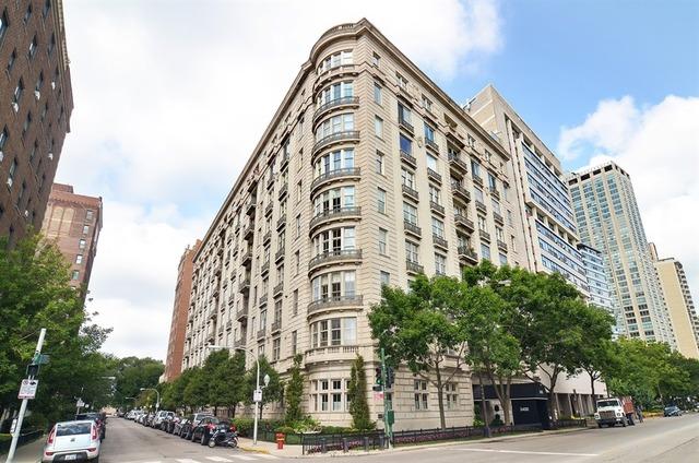 3400 N Lake Shore Dr. #2D, Chicago, IL 60657