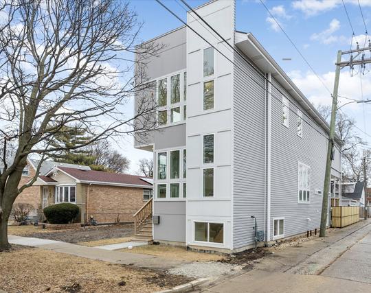 1537 Scoville Ave., Berwyn, IL 60402