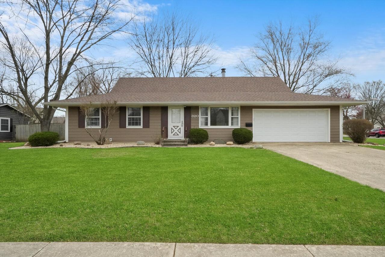 320 Boulder Hill Pass, Oswego, IL 60543