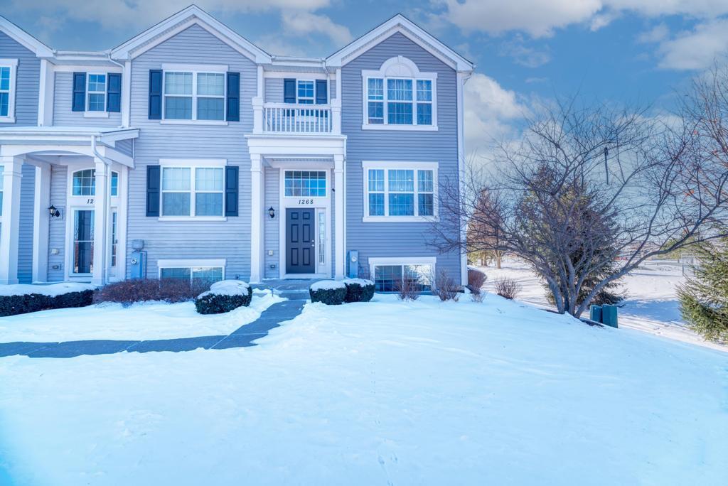 1268 Alta Vista Dr., Pingree Grove, IL 60140