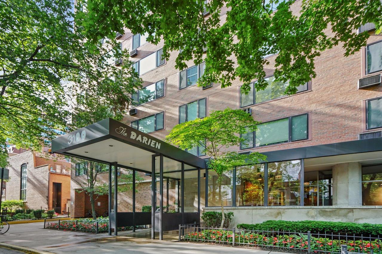 3100 N Lake Shore Dr. #201, Chicago, IL 60657