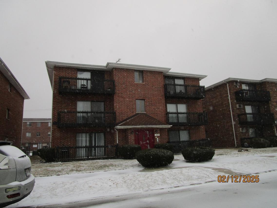 1613 Astor St. #1613-1E, Calumet City, IL 60409