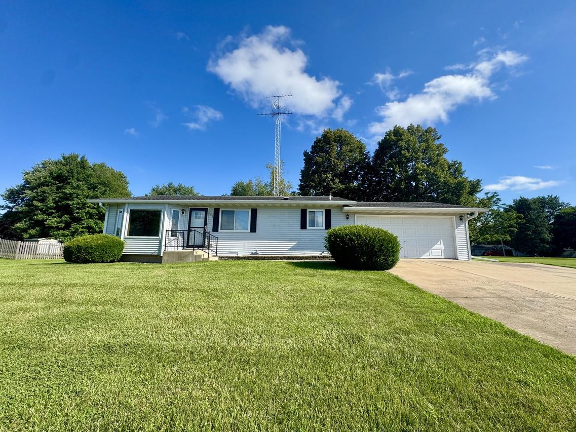 602 E Cherry Ave., Cherry, IL 61317