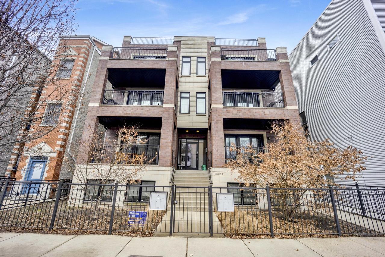 3324 N Damen Ave. #1S, Chicago, IL 60618