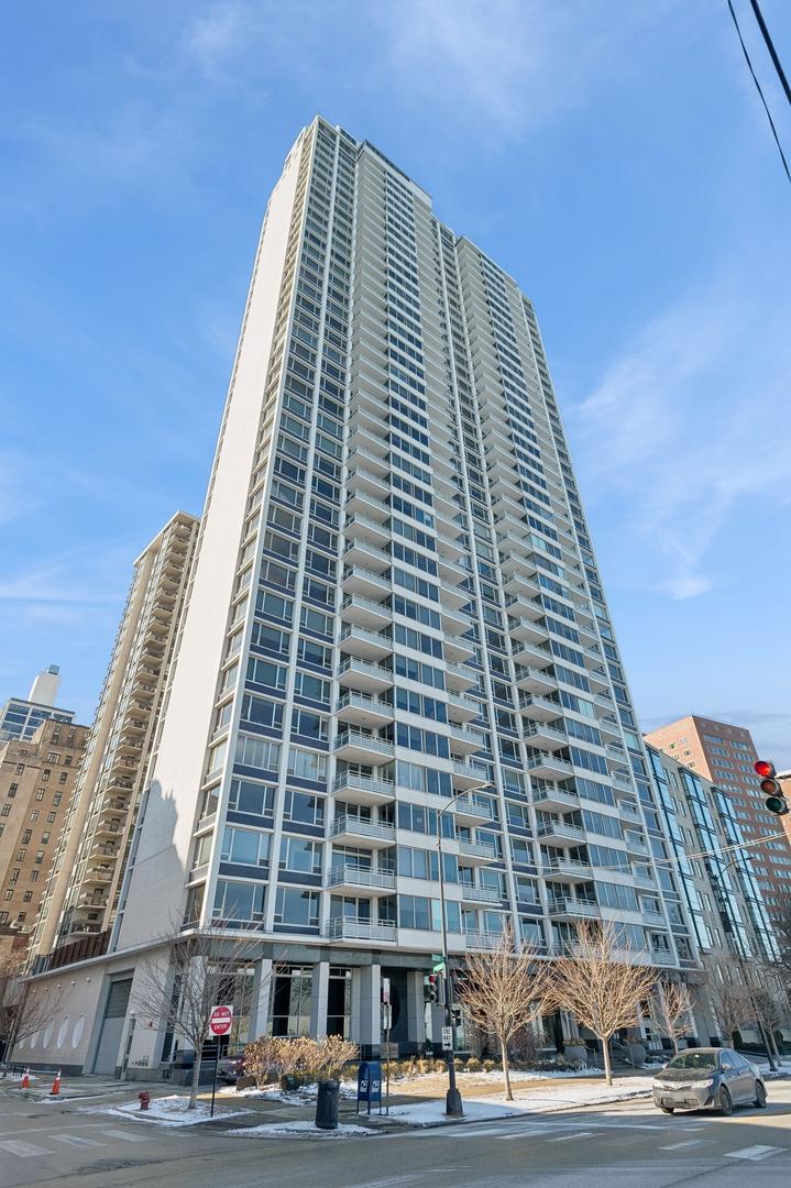 1300 N Lake Shore Dr. #16B, Chicago, IL 60610