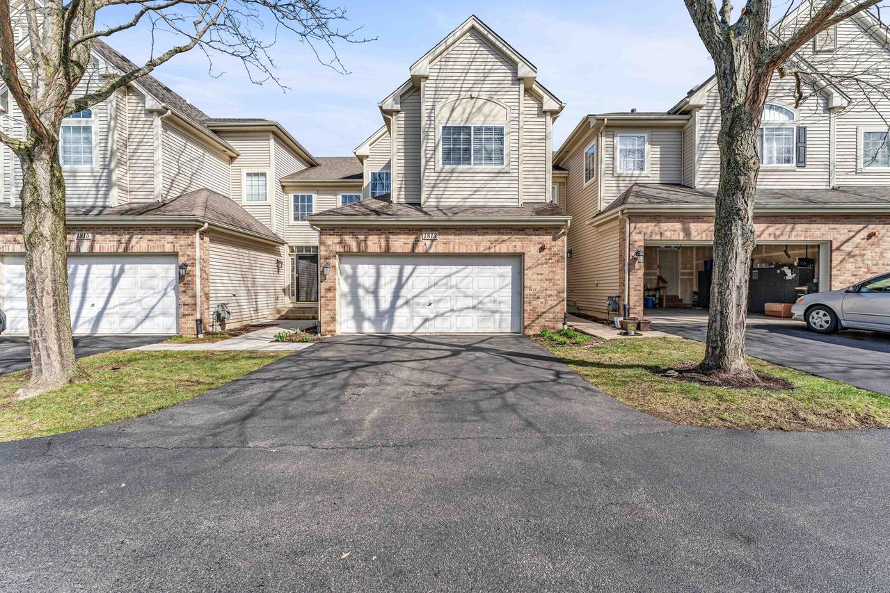 1813 Maureen Dr., Hoffman Estates, IL 60192