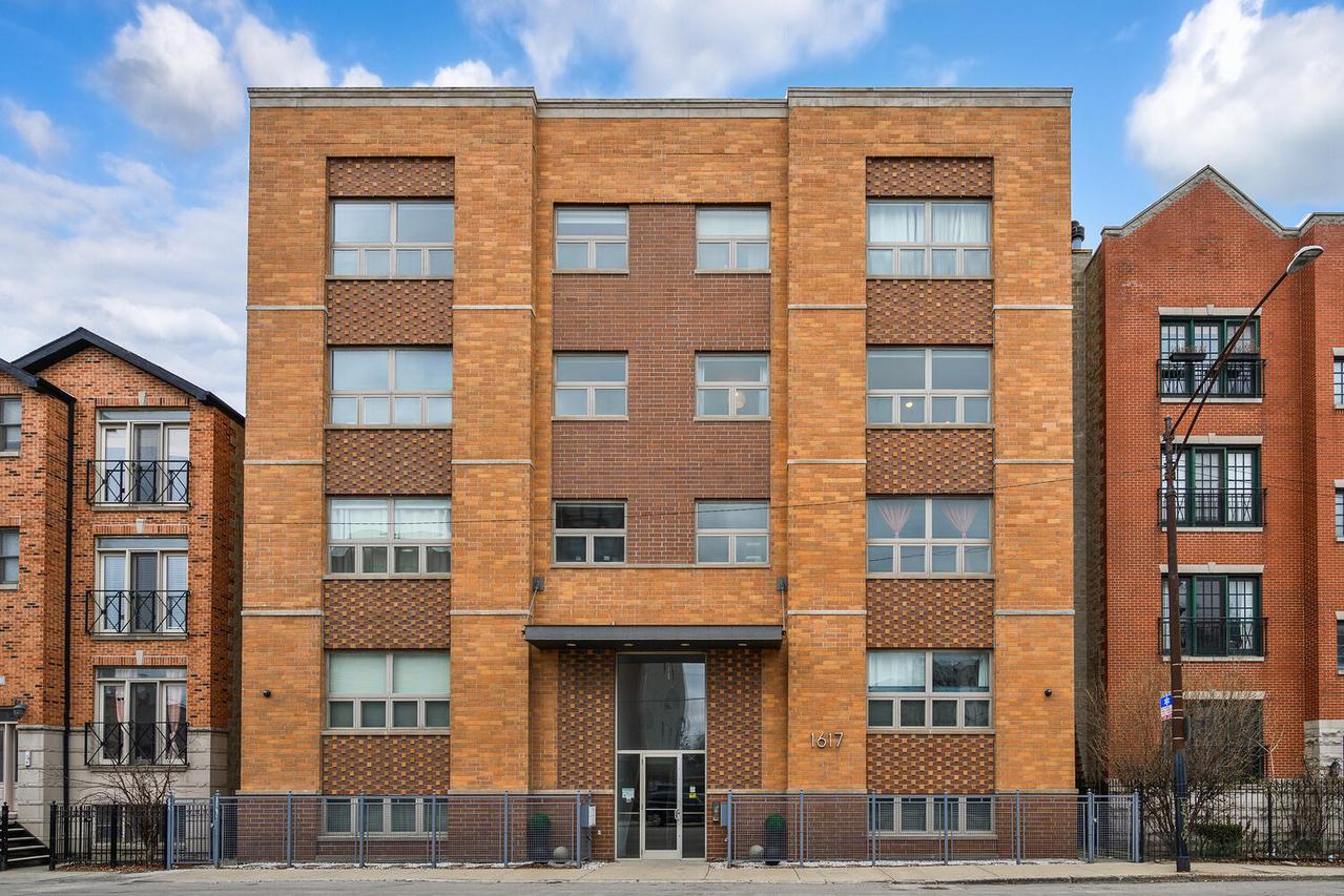 1617 W Grand Ave. #3W, Chicago, IL 60622