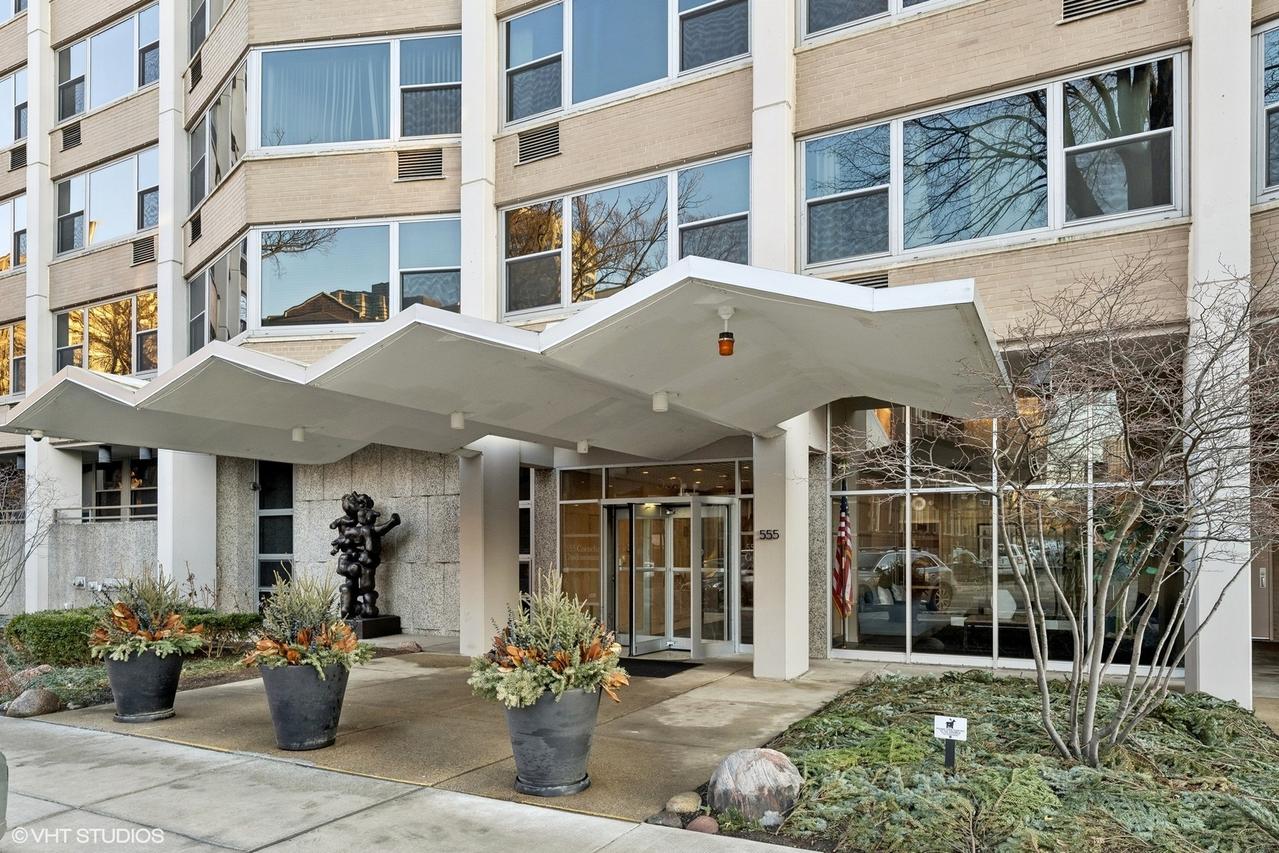 555 W Cornelia Ave. #1708, Chicago, IL 60657
