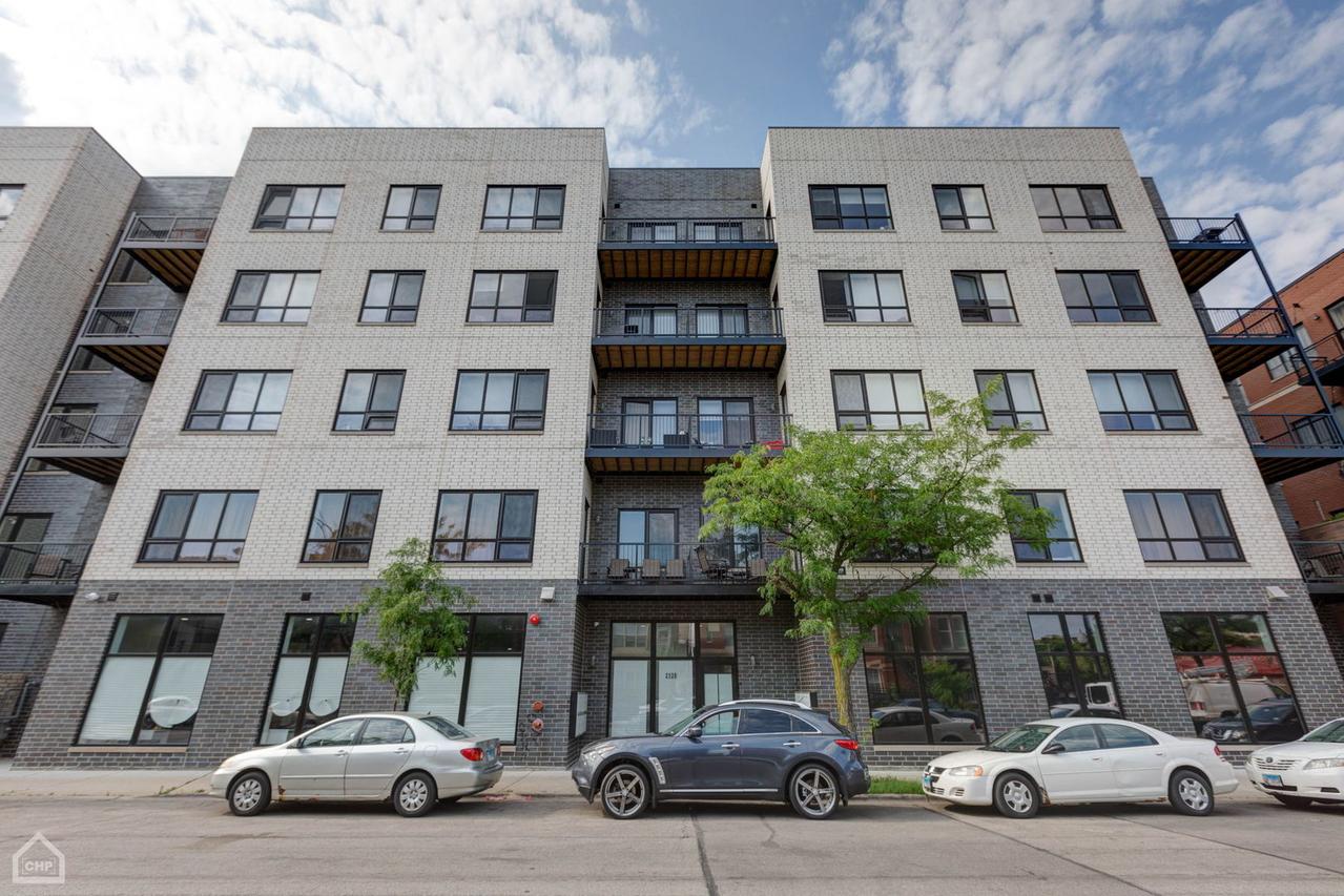 2127 W Madison St. #202, Chicago, IL 60612