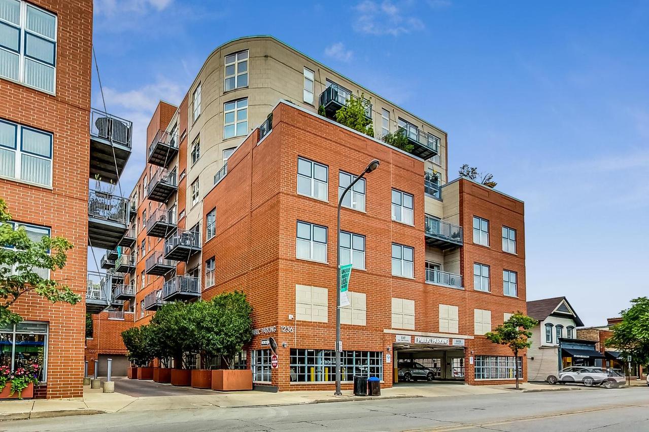 1236 Chicago Ave. #D-411, Evanston, IL 60202