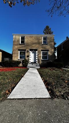 227 Geneva Ave., Bellwood, IL 60104