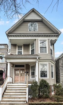 3757 N Hermitage Ave., Chicago, IL 60613
