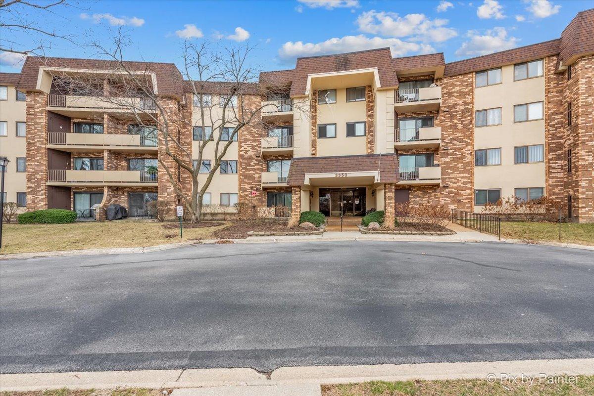 3350 N Carriageway Dr. #411, Arlington Heights, IL 60004
