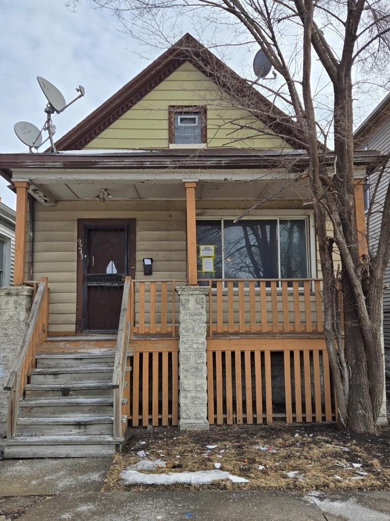 9243 S Harper Ave., Chicago, IL 60619