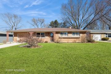 825 Balmoral Dr., East Dundee, IL 60118