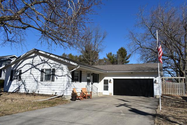751 E 2nd St., El Paso, IL 61738