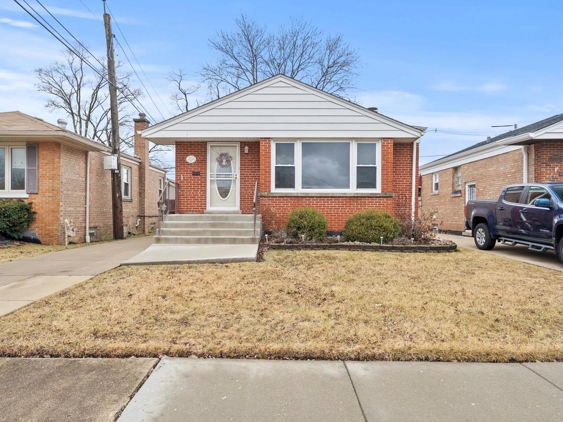 10744 S Springfield Ave., Chicago, IL 60655