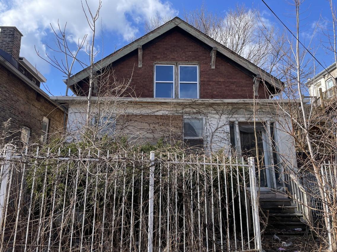 7310 S Kingston Ave., Chicago, IL 60649