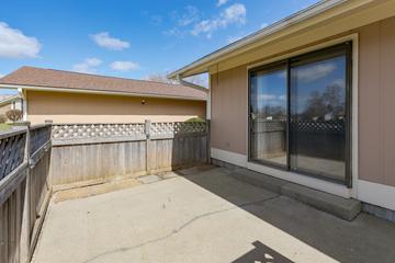 945 Wiltshire Dr. #B, Mchenry, IL 60050