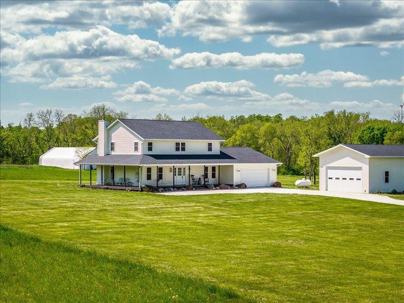 911.41 Melugins, Compton, IL 61318