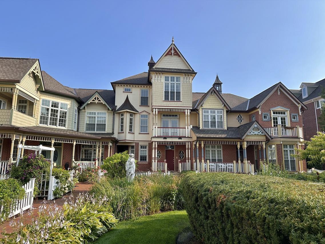 4133 Royal Mews Cir., Naperville, IL 60564