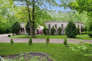 2000 Clendenin Ln., Riverwoods, IL 60015