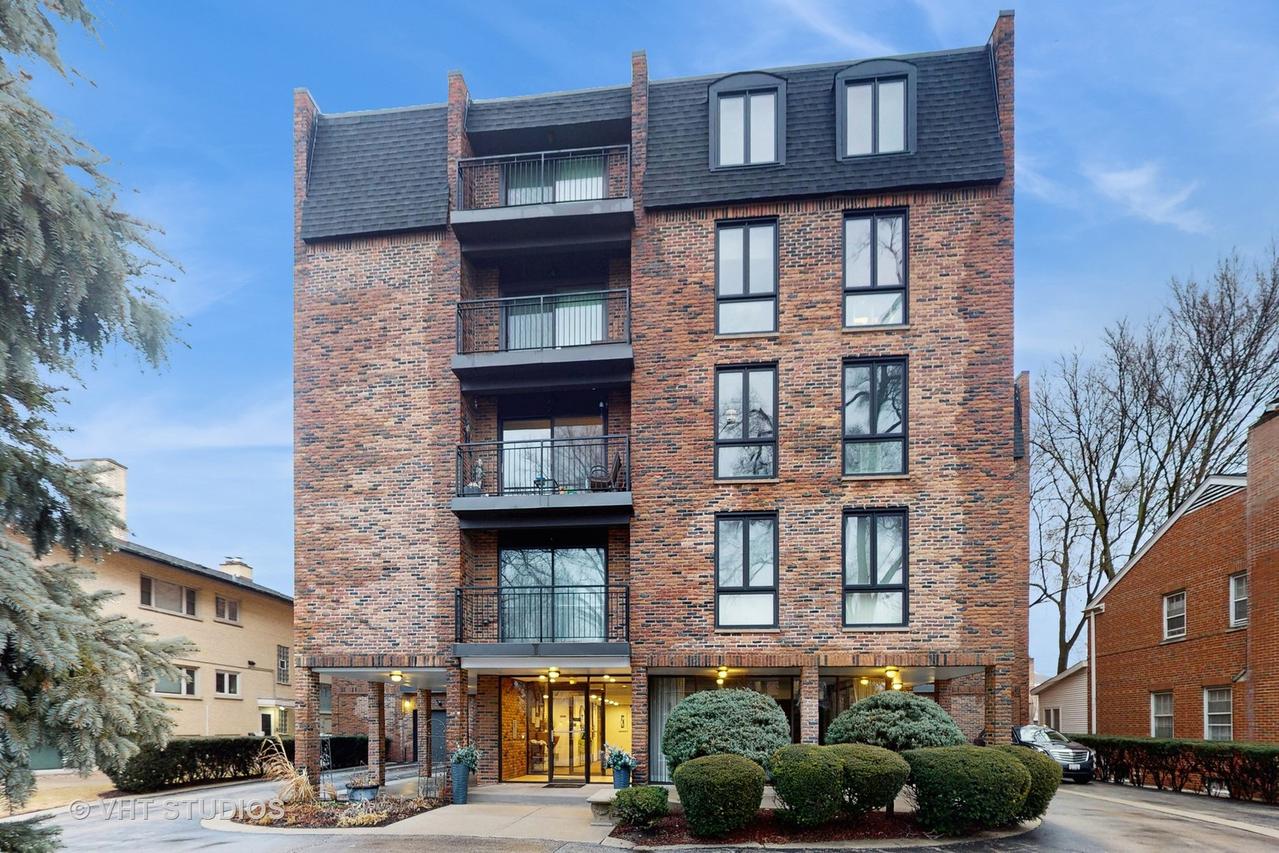 1421 Bonnie Brae Pl. #4E, River Forest, IL 60305