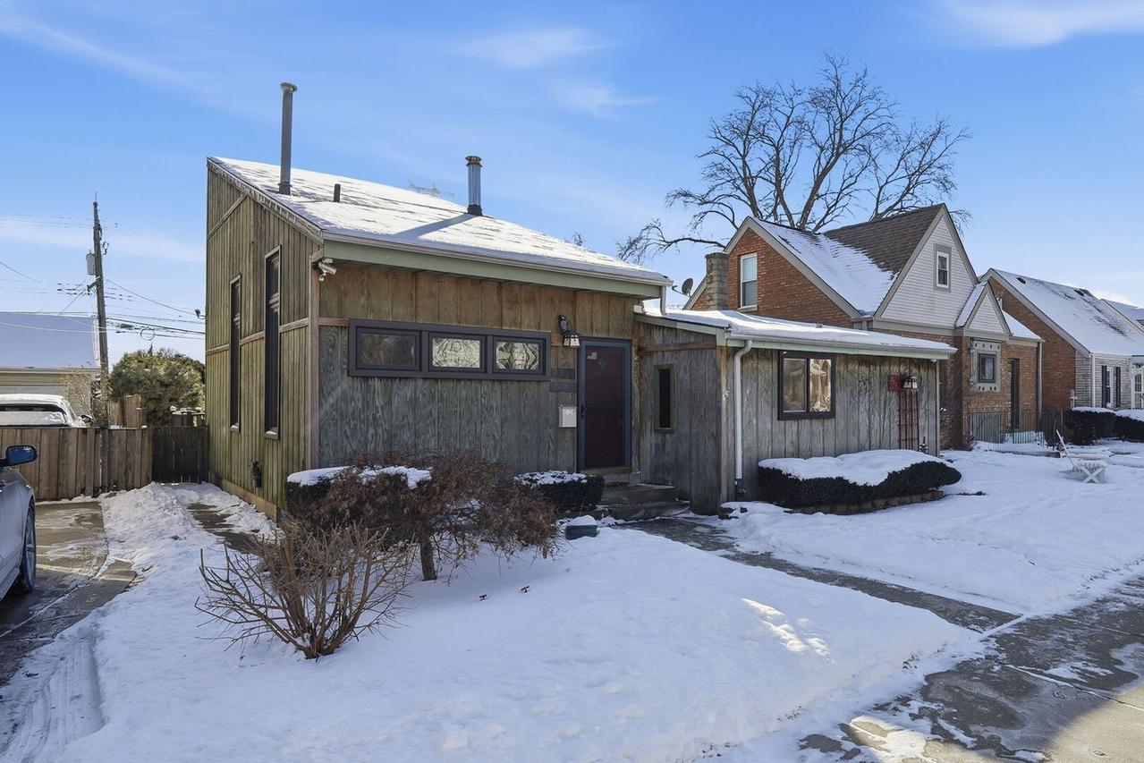 7731 W Farragut Ave., Chicago, IL 60656