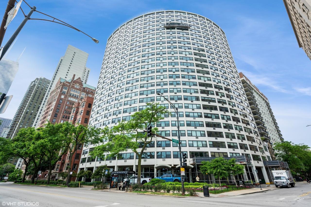 1150 N Lake Shore Dr. #17H, Chicago, IL 60611