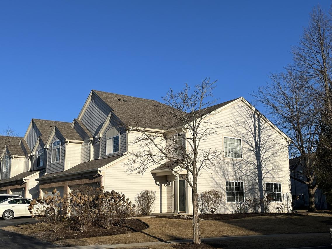 285 Thornwood Way #F, South Elgin, IL 60177