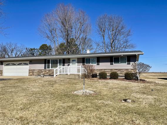214 W 7th St., Spring Valley, IL 61362