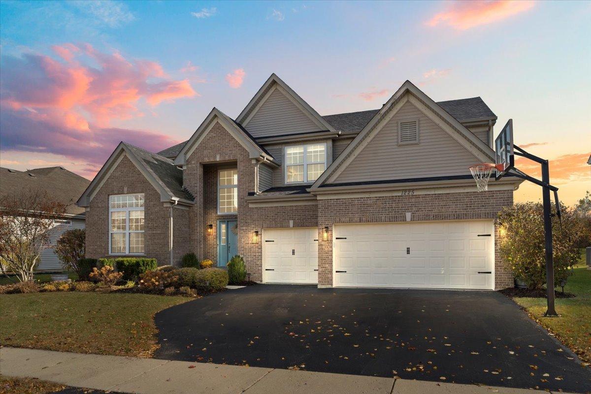 1225 Wentworth Dr., Volo, IL 60020