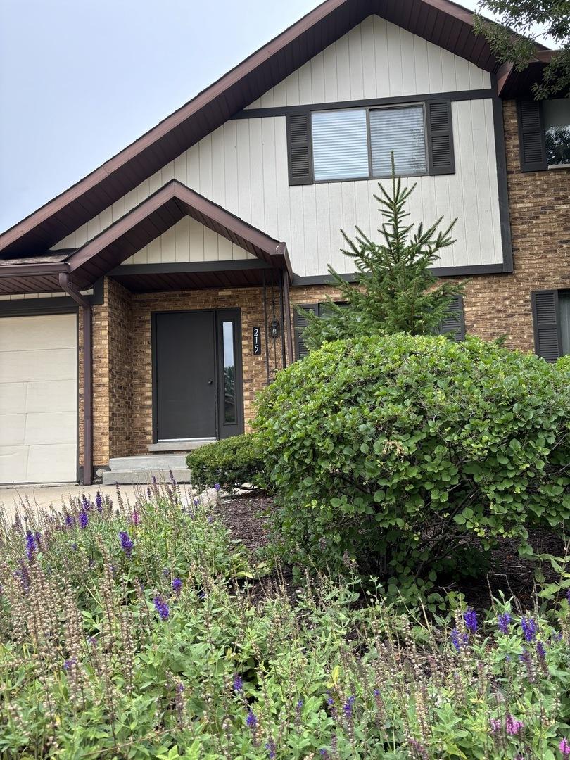 215 Walters Ln. #1B, Itasca, IL 60143
