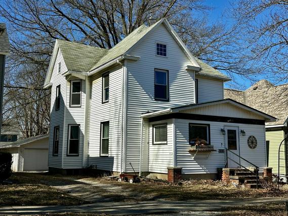 515 N Quincy St., Clinton, IL 61727