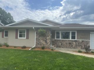 800 Dixon Ct., Sterling, IL 61081